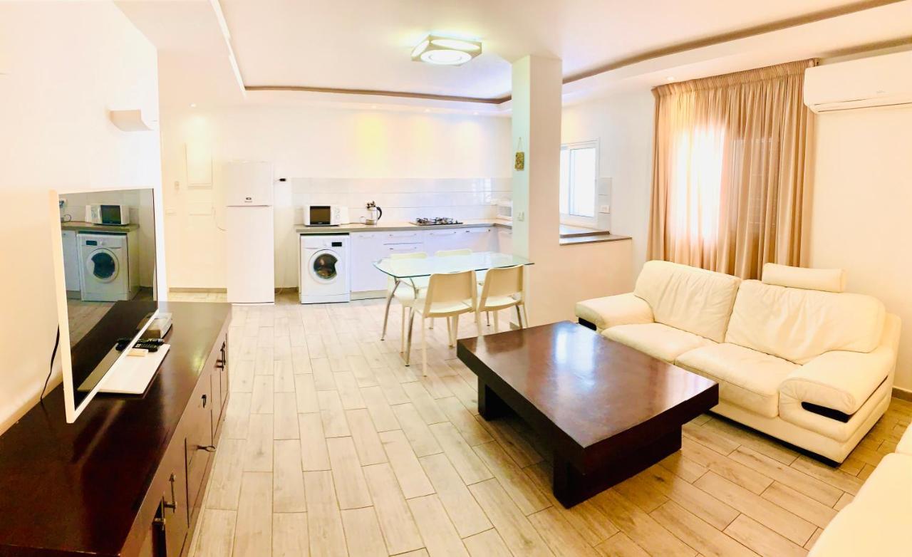 Royal Lea Apartmens เนทันยา ภายนอก รูปภาพ