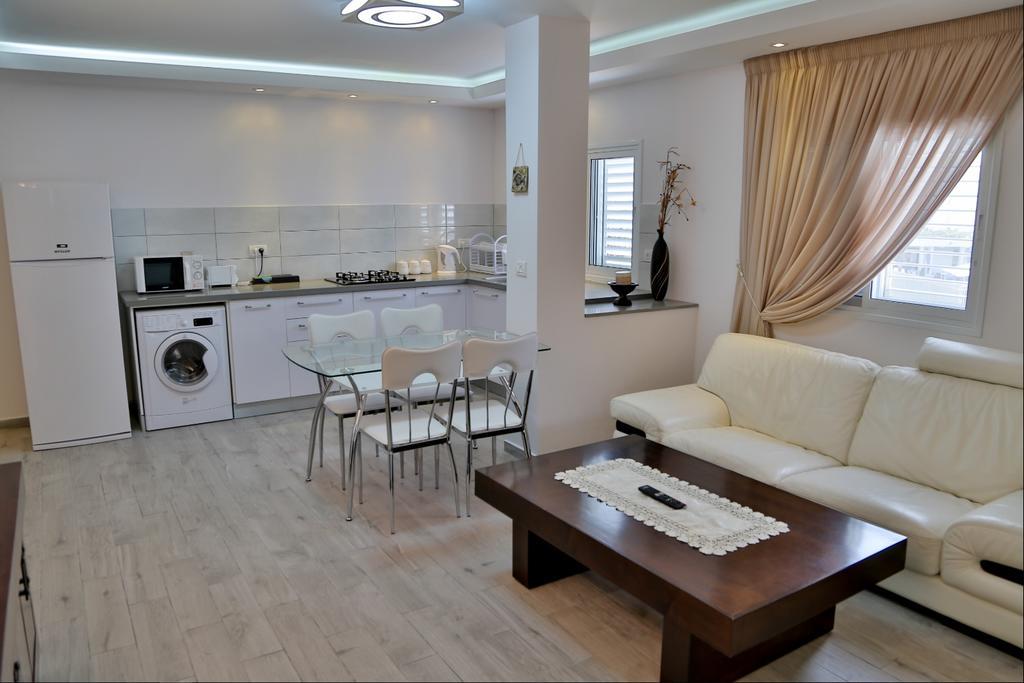 Royal Lea Apartmens เนทันยา ภายนอก รูปภาพ