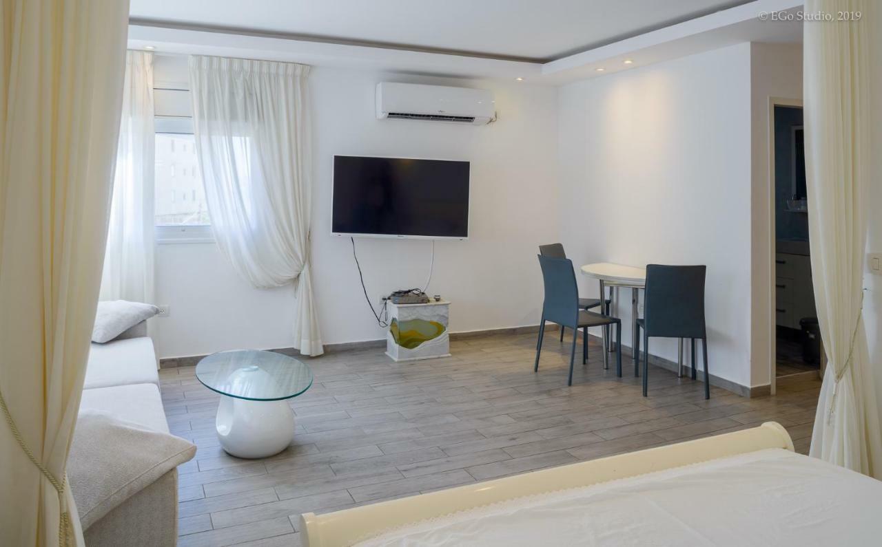 Royal Lea Apartmens เนทันยา ภายนอก รูปภาพ